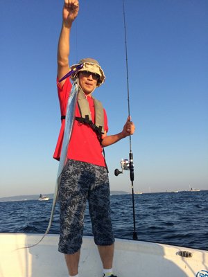 タチウオ釣り ジギング アンチョビミサイル 指４本半ゲット！