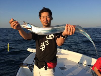 タチウオ釣り テンヤ釣法 テンヤ釣り 指4本