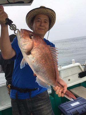 2017.5.31.コウジさん 真鯛67cm ＠勇栄丸