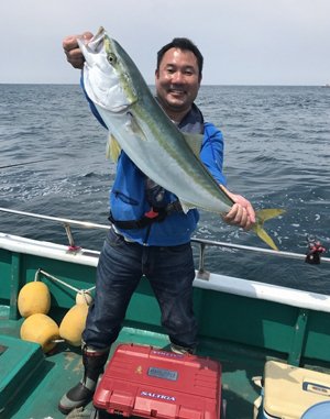 ひとっちゃん 83cmブリ ＠勇栄丸