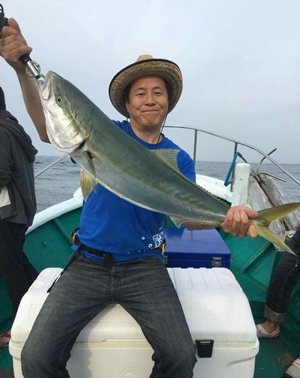 コウジさん 96cm のブリをキャッチ ＠和歌山 勇栄丸 さん