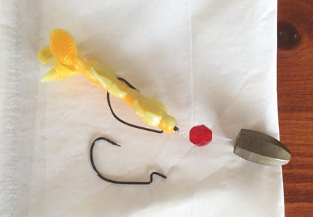 テキサスリグ＋ビーズ＋クローワーム